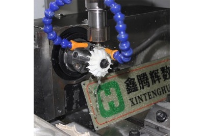 鑫騰輝陶瓷精雕機(jī)鑄就高精度復(fù)雜結(jié)構(gòu)件